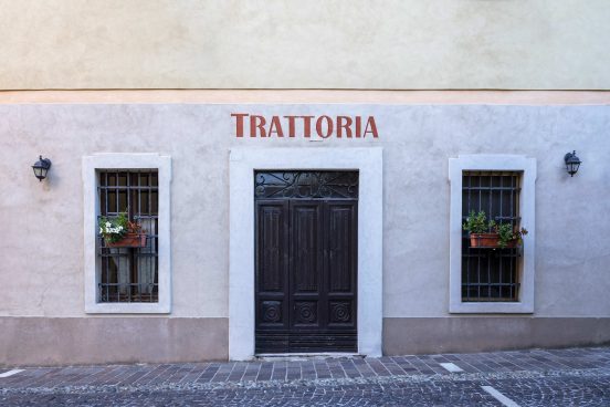 Trattoria in Italien von außen